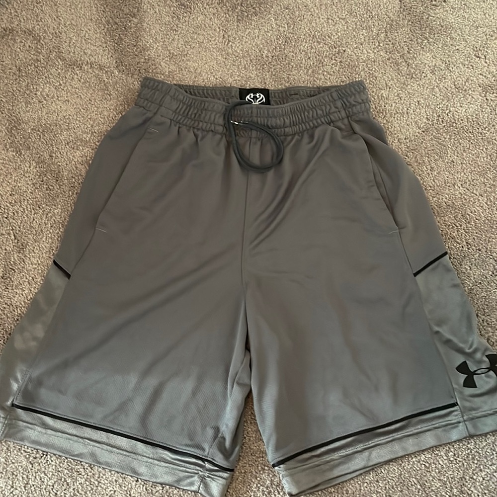 Under Armour Loose Shorts